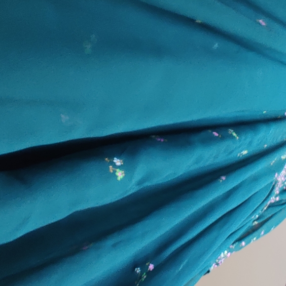 Hand painted flowers elegant evening gown - Picture 5 of 11